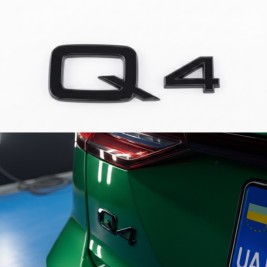 Емблема наклейка Q4 Audi Ауді Чорна на кришку багажника