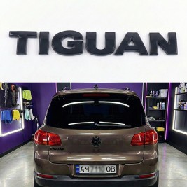 Емблема наклейка на кришку багажника TIGUAN Volkswagen ТІГУАН 18 x 2,3 см чорний