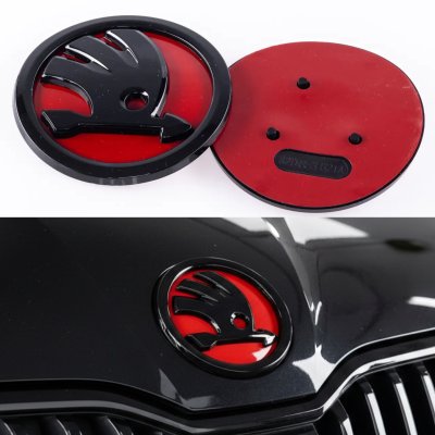 Емблема значок на капот, багажник Skoda Шкода 90мм чорно червоний 32D853621A