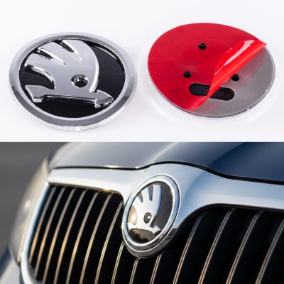 Емблема значок на капот, багажник Skoda Шкода 90мм Хром, чорний