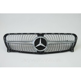 Решетка радиатора на Mercedes GLA-Class X156 2013-2017 год Diamond ( Серая с хром вставками )