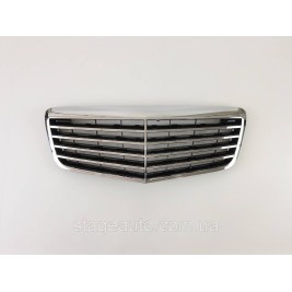 Решетка радиатора на Mercedes E-class W211 2006-2009 год ( Хром с черными вставками )
