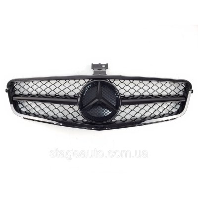 Решітка радіатора на Mercedes C-Class W204 2007-2014 рік AMG стиль (Чорний глянець)