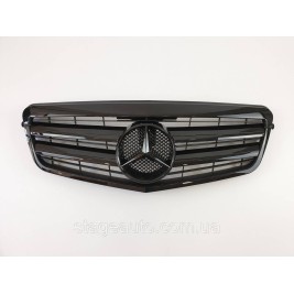 Решетка радиатора на Mercedes E-Class W212 2009-2013 год AMG стиль ( Черная глянцевая )