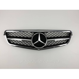 Решетка радиатора на Mercedes C-Class W204 2007-2014 год AMG стиль ( Хром с черной вставкой )