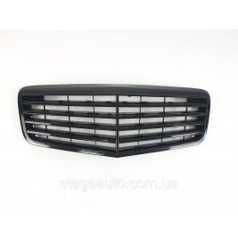Решетка радиатора на Mercedes E-class W211 2006-2009 год ( Черная Глянцевая )