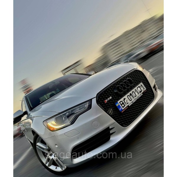 Решетка радиатора Audi A6 2011-2014год Черная (в стиле RS)