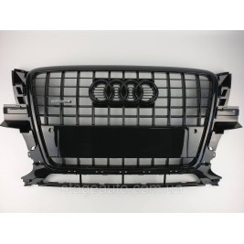 Решетка радиатора Audi Q5 2008-2012год Черная (в стиле S-Line)