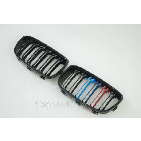 Ноздри на BMW 1 Series F20 / F21 2011-2015 год M-color ( Двойные M-Look )