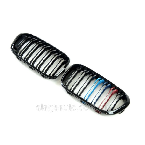 Ноздри на BMW 1 Series F20 / F21 2015-2019 год M-color ( Двойные M-Look )