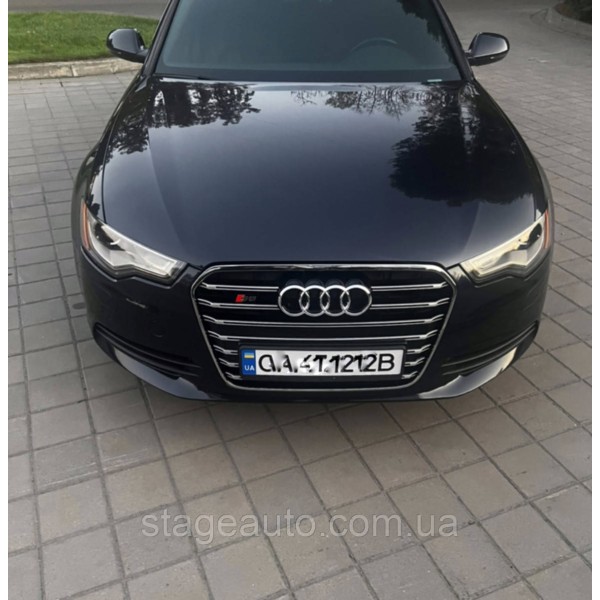 Решетка радиатора Audi A6 2011-2014год Черная с хромом (в стиле S-Line)