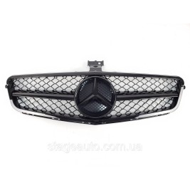 Решетка радиатора на Mercedes C-Class W204 2007-2014 год AMG стиль ( Черный глянец )