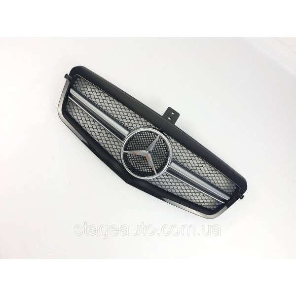 Решетка радиатора на Mercedes E-Class W212 2009-2013 год AMG стиль ( Серая с черной рамкой )