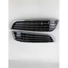 Решетки переднего бампера Audi A8 2010-2014год (в стиле W12)