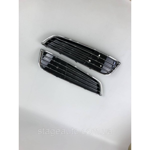 Решетки переднего бампера Audi A8 2010-2014год (в стиле W12)