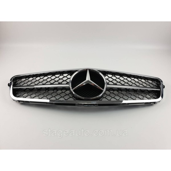 Решетка радиатора на Mercedes C-Class W204 2007-2014 год AMG стиль ( Хром с черной вставкой )
