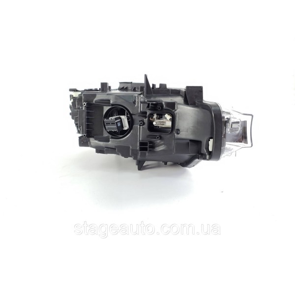 Передние фары на BMW 3 Series F30 2015-2018 года ( Full Led )