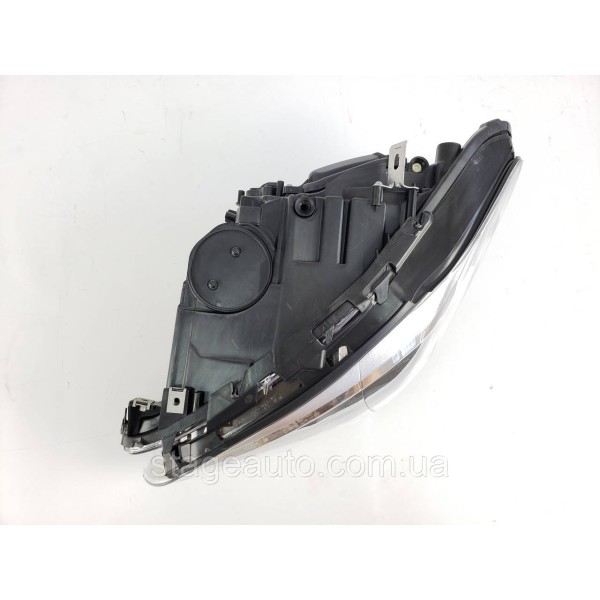 Передние фары Xenon No Adaptive на BMW 5 Series F10 / F11 2010-2017 год ( Европа )