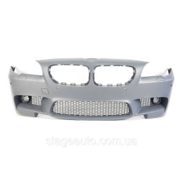 Передний бампер на BMW 5 Series F10 / F11 / F18 2010-2017 год ( в стиле M5 с решетками под туманки )