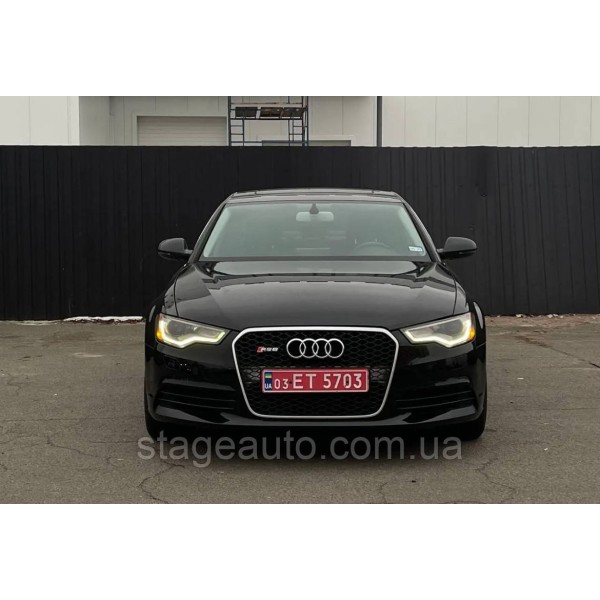 Решетка радиатора Audi A6 2011-2014год Черная с серой рамкой (в стиле RS)