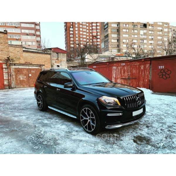 Решетка радиатора на Mercedes GL-Class X166 2012-2015 год GT Panamericana ( Черная с вертикальными хром полоск