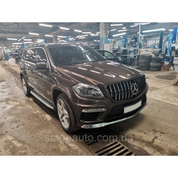 Решетка радиатора на Mercedes GL-Class X166 2012-2015 год GT Panamericana ( Черная с вертикальными хром полоск