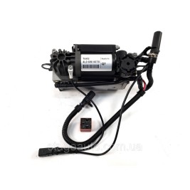 Компрессор пневмоподвески Audi Volskwagen Porsche 2002-2015год ( 4L0698007A )