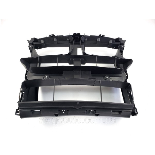 Панель воздуховода ( Телевизор ) на BMW X6 Series F16 2014-2018 года ( 51747343798 )