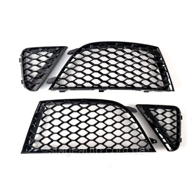 RS решітки переднього бампера на Audi A4 B8 2007-2016 року ( RS бампер)