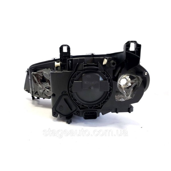 Передні фари на BMW X5 E70 2010-2013 рік ( Bi-Xenon No Adaptive Європа)