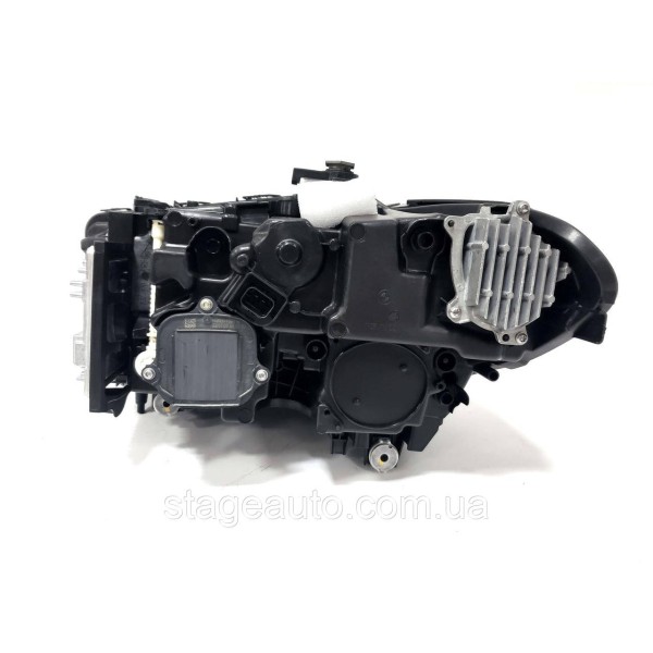 Передние фары на BMW 5 Series G30 2020-2022 года ( Full Led ) Европа