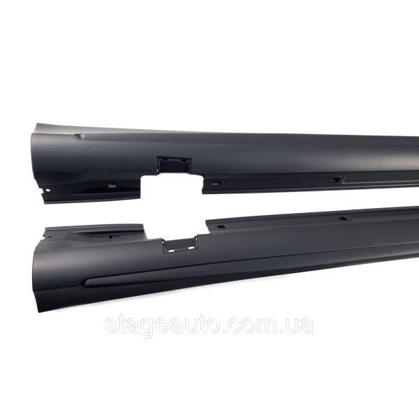 Накладки на пороги в стиле A45 AMG на Mercedes A-Class W176 2012-2015 года