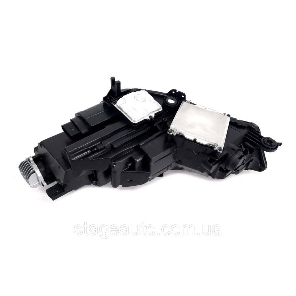 Передние фары LED на Audi A4 B9 2016-2019 года