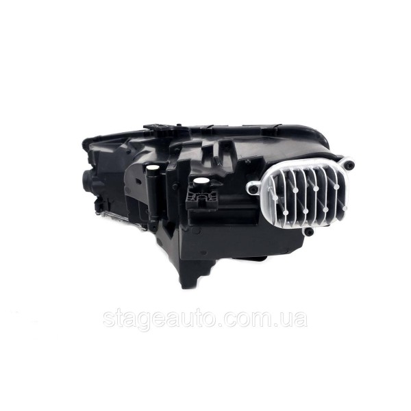Передние фары LED на Audi A4 B9 2016-2019 года