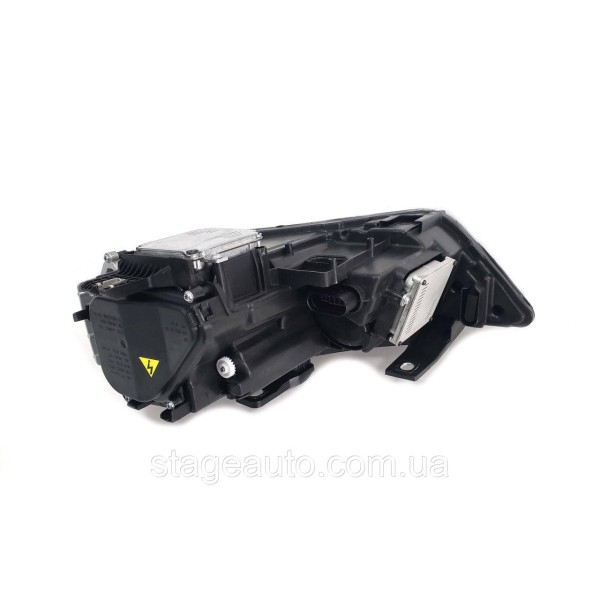Передние Xenon фары на Audi Q3 8U 2011-2014 года