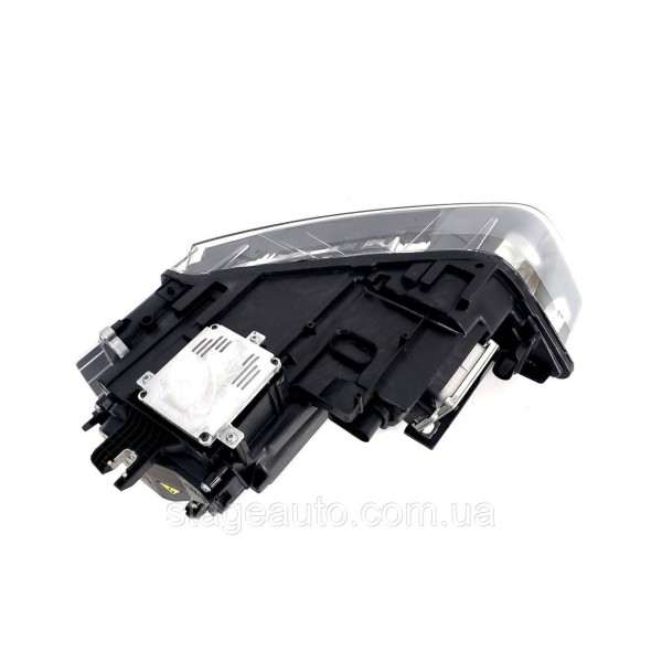 Передние Xenon фары на Audi Q3 8U 2011-2014 года