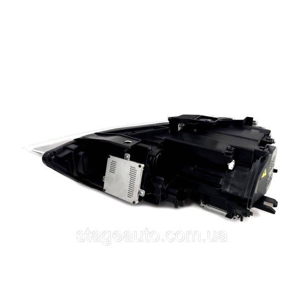Передние Xenon фары на Audi Q3 8U 2011-2014 года