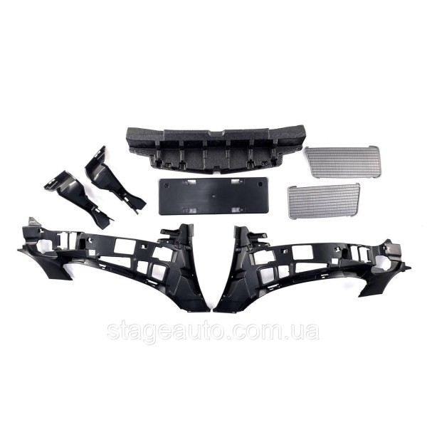 Передний бампер на Mercedes C-Class W205 2014-2018 года ( стиль C63 AMG 2018+ )