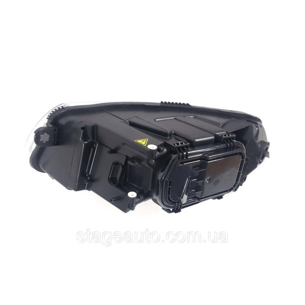Передние Bi-Xenon фары на Audi A6 C6 2004-2008 года