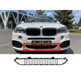 Решетка переднего бампера центральная M-Paket на BMW X5 F15 2013-2018 года