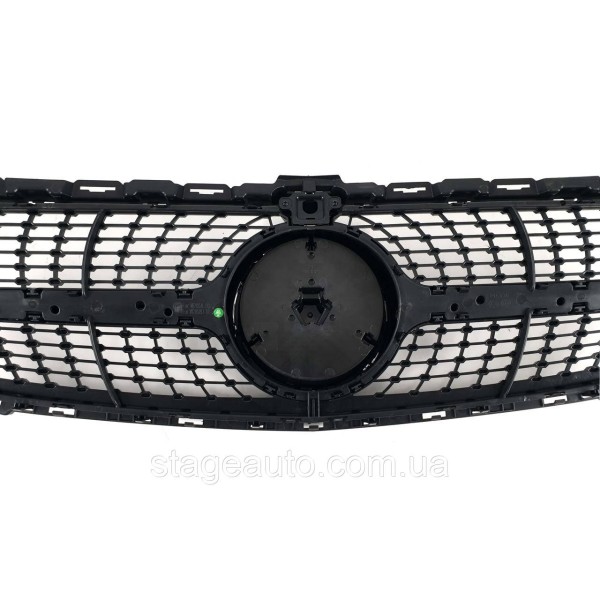 Решетка радиатора на Mercedes C-Class W205 2014-2018 год Diamond Black ( с местом под камеру )